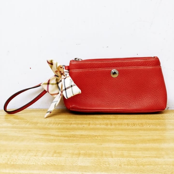 Coach Wristlet Clutch Salmon Colour - Picture 1 of 6